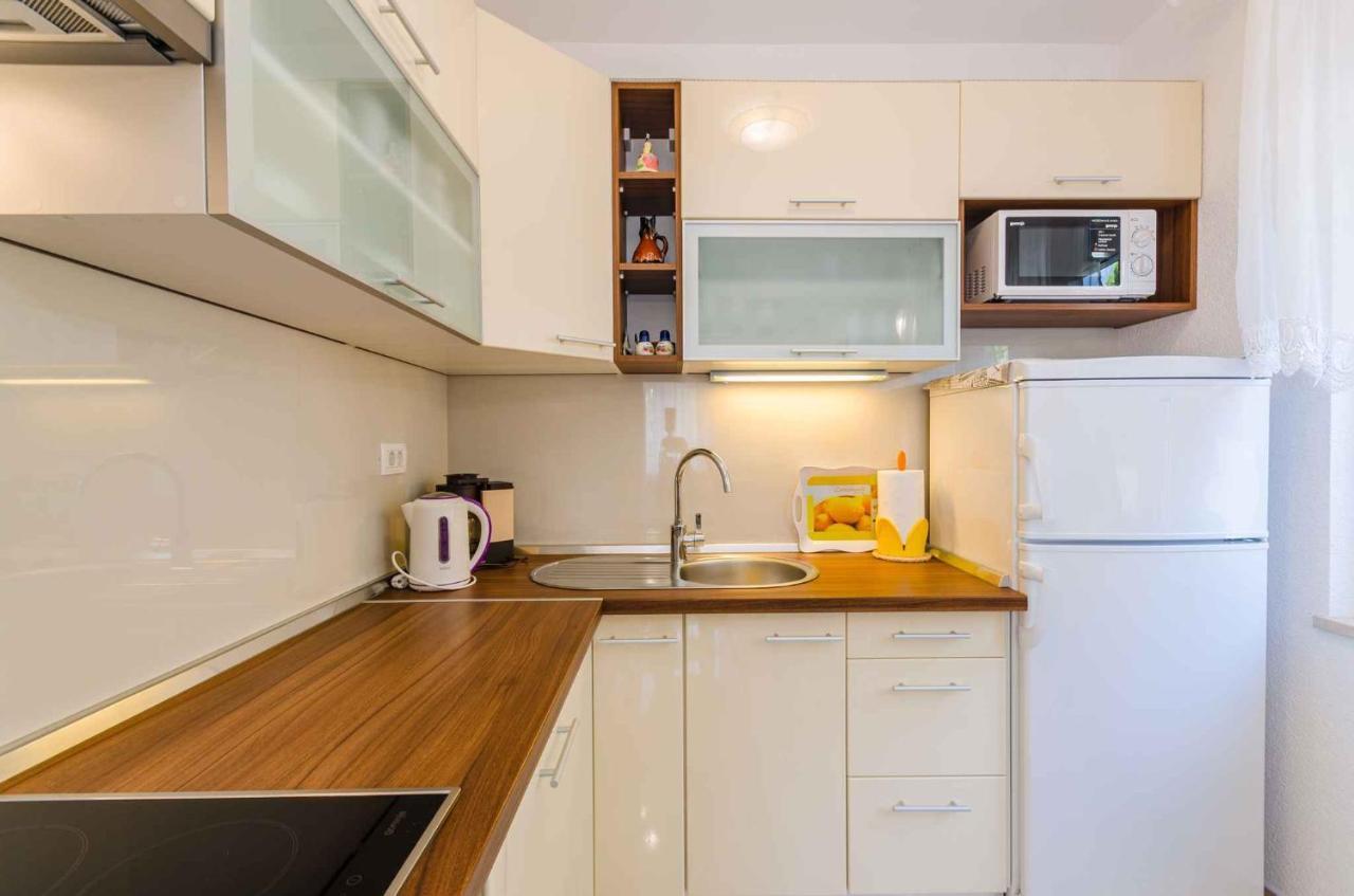 Apartment In Novi Vinodolski 15274 ポヴィレ エクステリア 写真