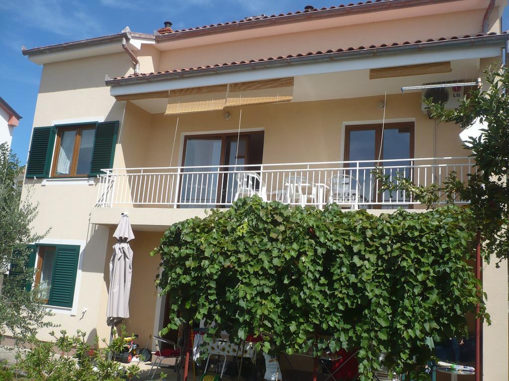 Apartment In Novi Vinodolski 15274 ポヴィレ エクステリア 写真