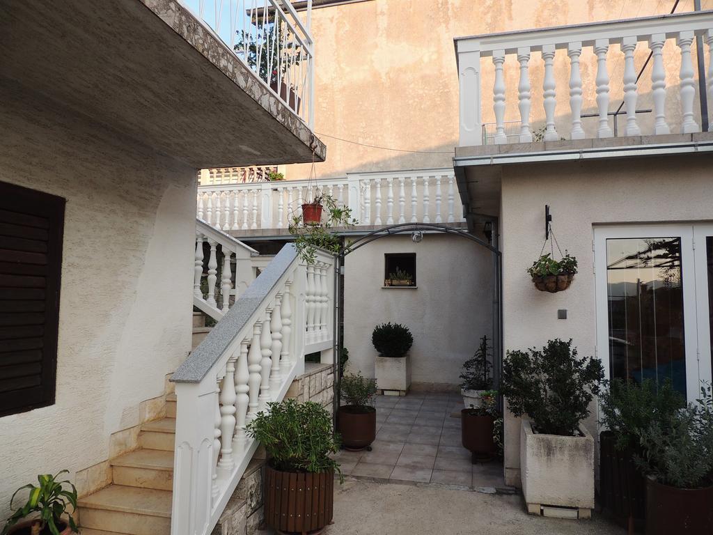 Apartment In Novi Vinodolski 15274 ポヴィレ エクステリア 写真